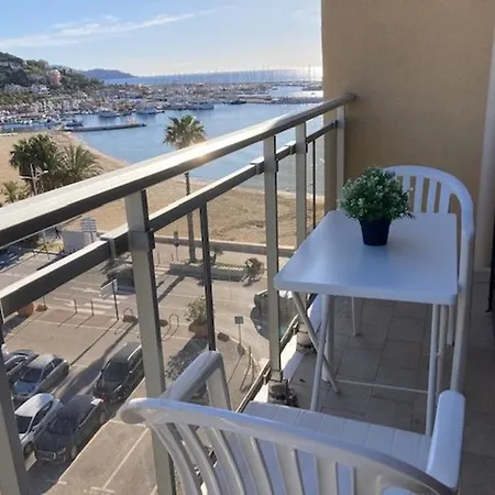 Vue Mer Avec Balcon, Dernier Etage, Centre Ville, Pied Dans L'eau - - Fr-1-308-191 * Le Lavandou
