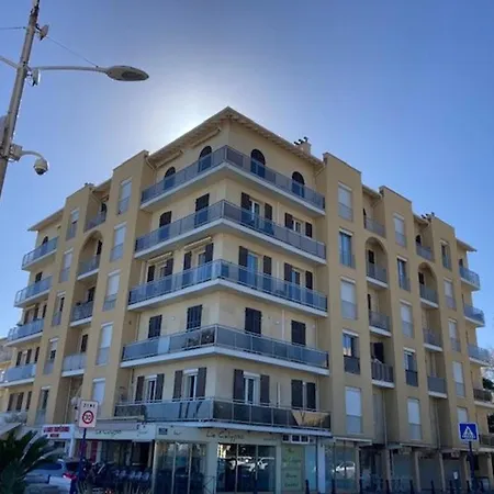 Vue Mer Avec Balcon, Dernier Etage, Centre Ville, Pied Dans L'eau - - Fr-1-308-191 Apartment *