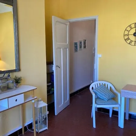Vue Mer Avec Balcon, Dernier Etage, Centre Ville, Pied Dans L'eau - - Fr-1-308-191 Apartment Le Lavandou
